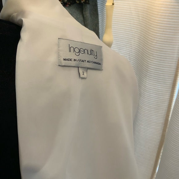 White Blazer bought in boutique. - Picture 7 of 10